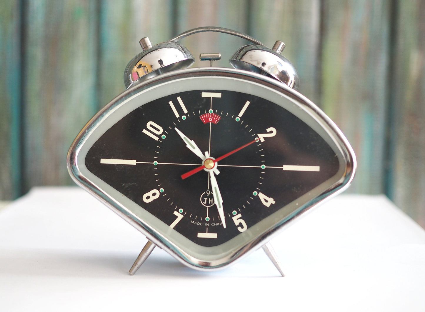 Shanghai clock - 1970's Vintage  Shanghai  space age alarm clock, vintage mechanical wind up alarm clock, space age clock