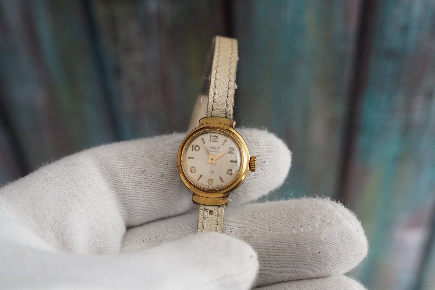 ERA-  vintage  mechanical wind up women's watch