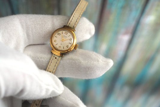 ERA-  vintage  mechanical wind up women's watch