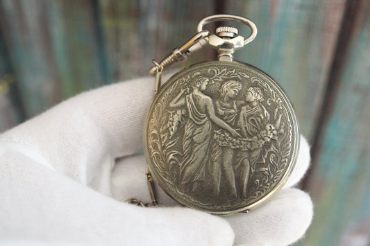 MOLNIJA Three Graces - Rare Vintage    mechanical wind up  pocket watch Molnija   cal. 3602