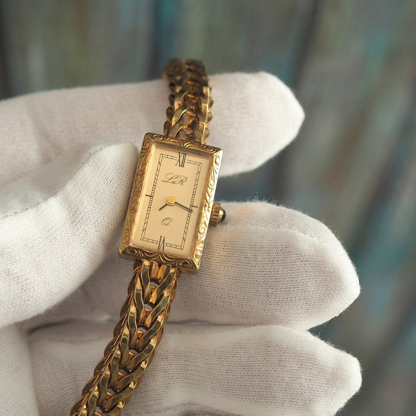 LaR -  vintage Swiss  made bracelet quartz   women's watch, mint condition, unworn